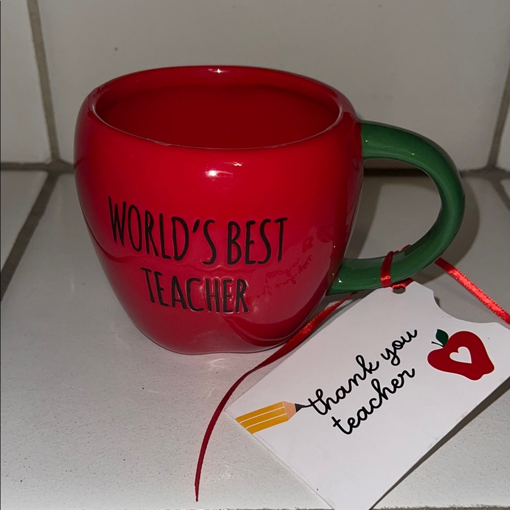 WORLD’S BEST TEACHER Red Mug with Gift Cars Holder Black writing Green Handle